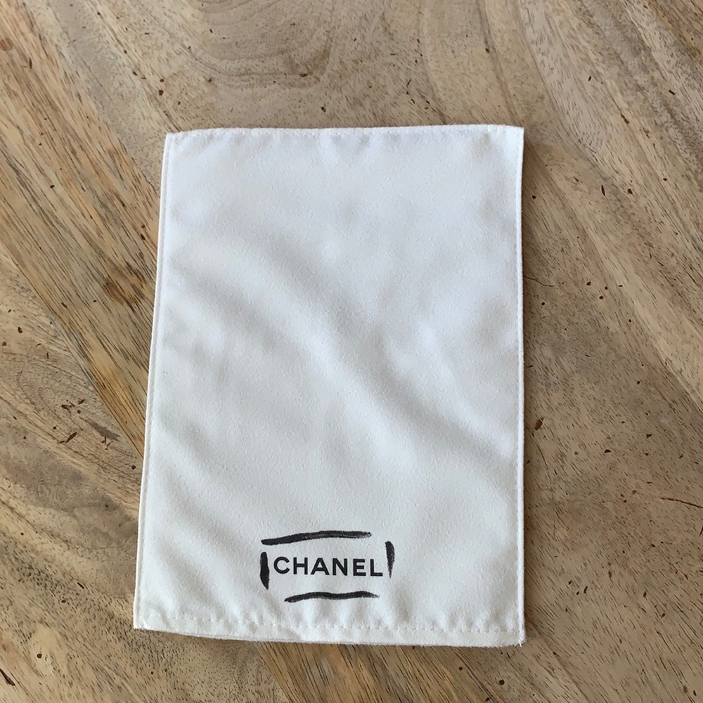 CHANEL Cleaning/Dust Cloth Mitten w/Handbag care booklet -
